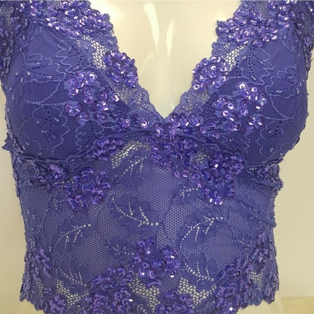 Y2K lace beaded crop top